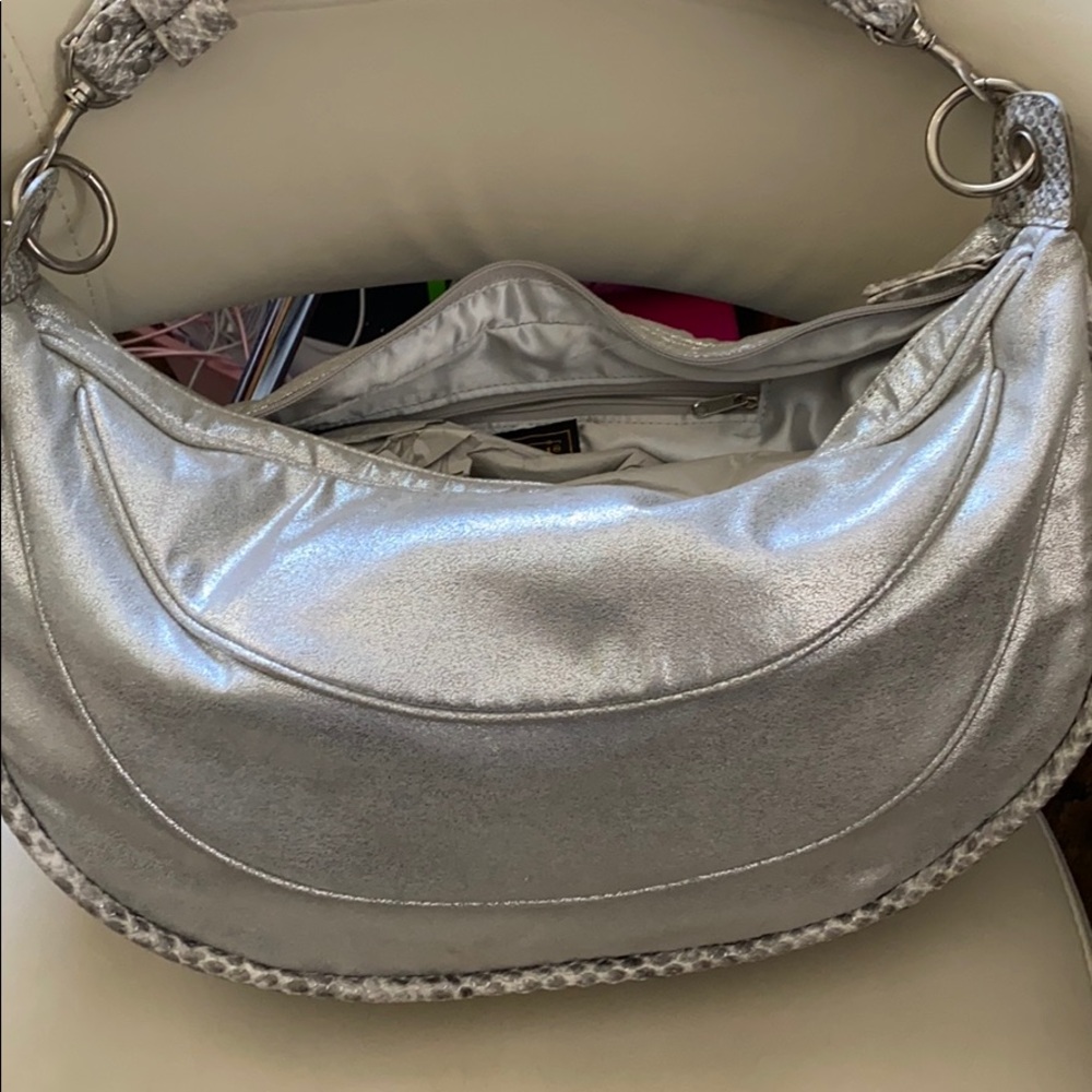 Shoulder purse